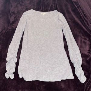 Easel- Beautfiul Gray Long Sleeve with Rouched sleeves/ Size small